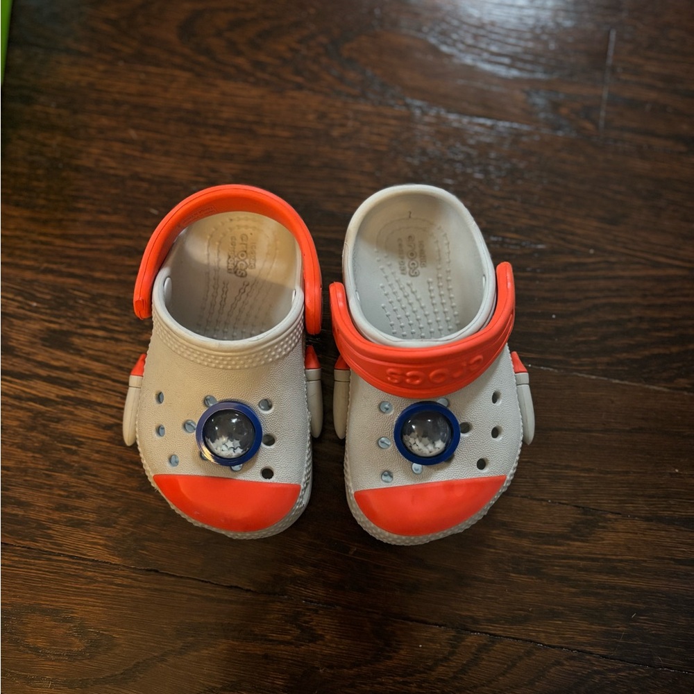 🚀Toddler Rocket Crocs - Picture 2 of 5